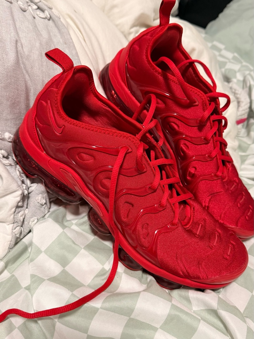 Nike Air VaporMax Plus in Triple Red